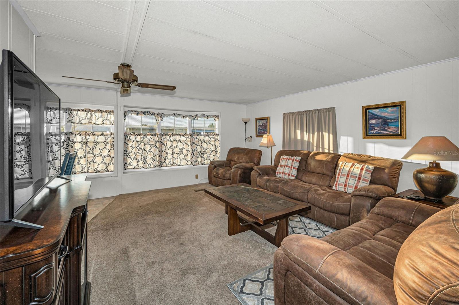 3318 CARNATION LN — photo 15
