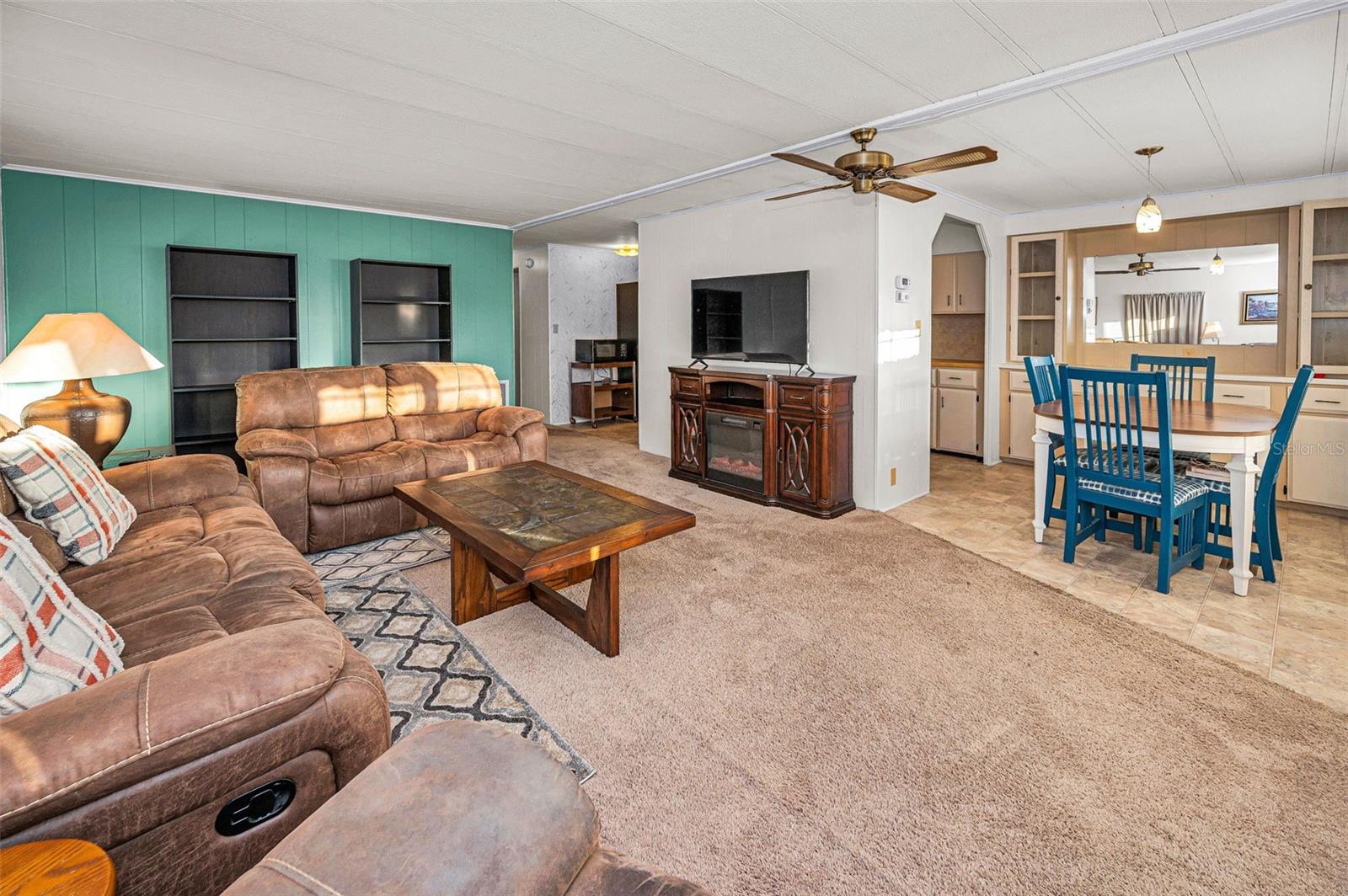 3318 CARNATION LN — photo 17