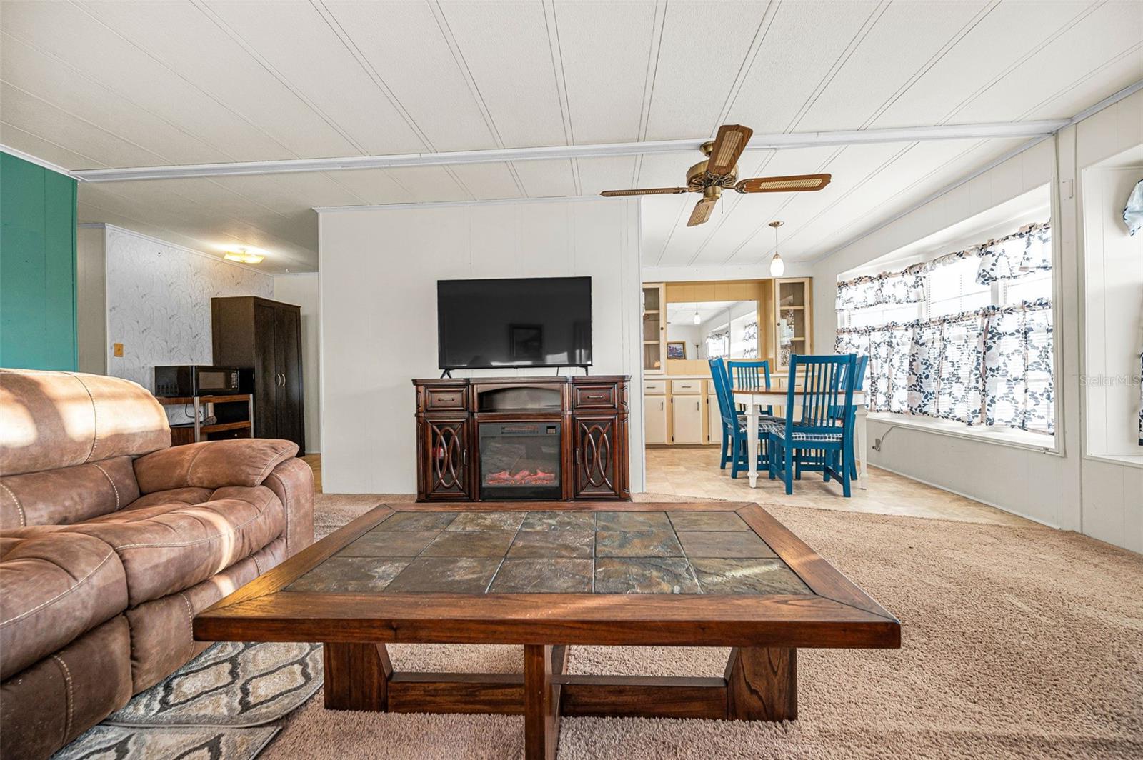 3318 CARNATION LN — photo 14