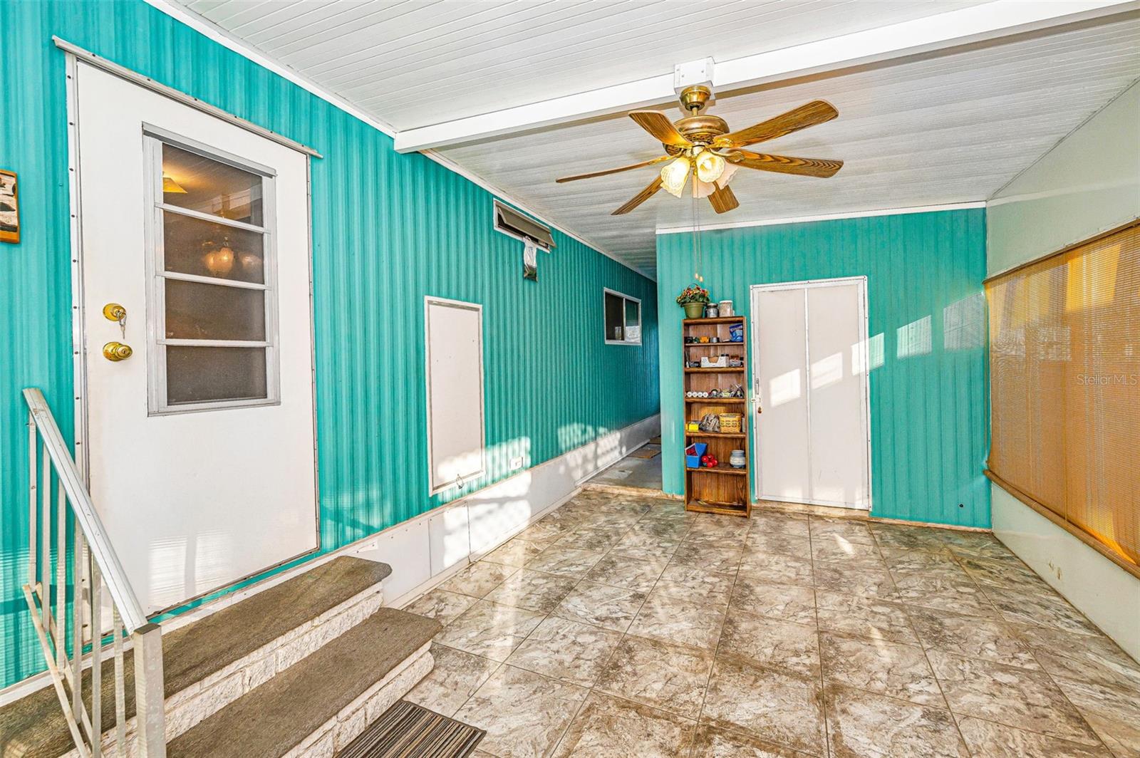 3318 CARNATION LN — photo 34