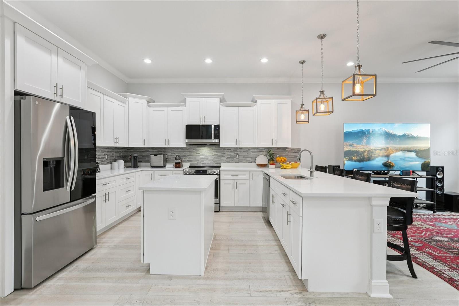 714 S LOIS AVE — photo 11