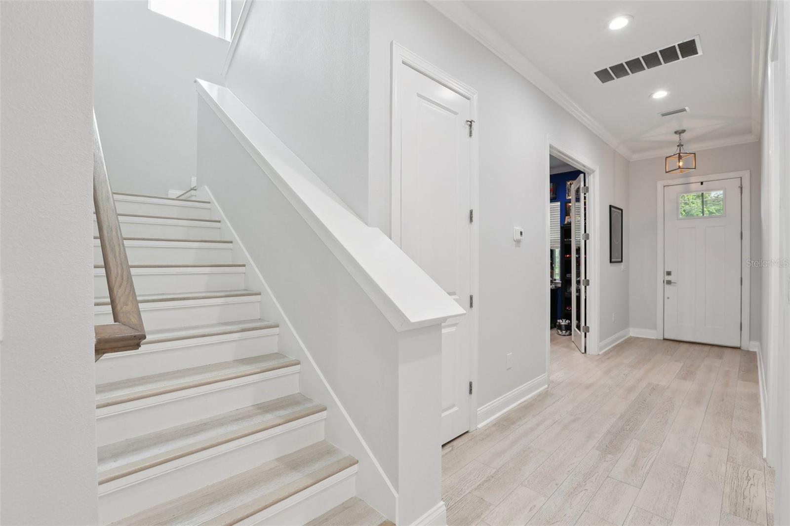 714 S LOIS AVE — photo 2