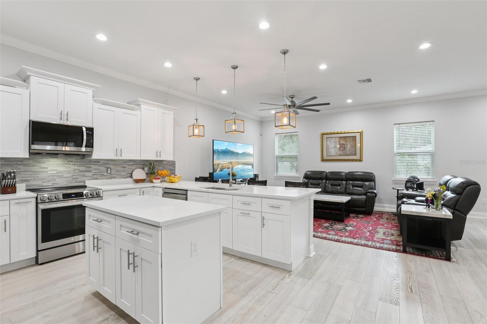714 S LOIS AVE — photo 5