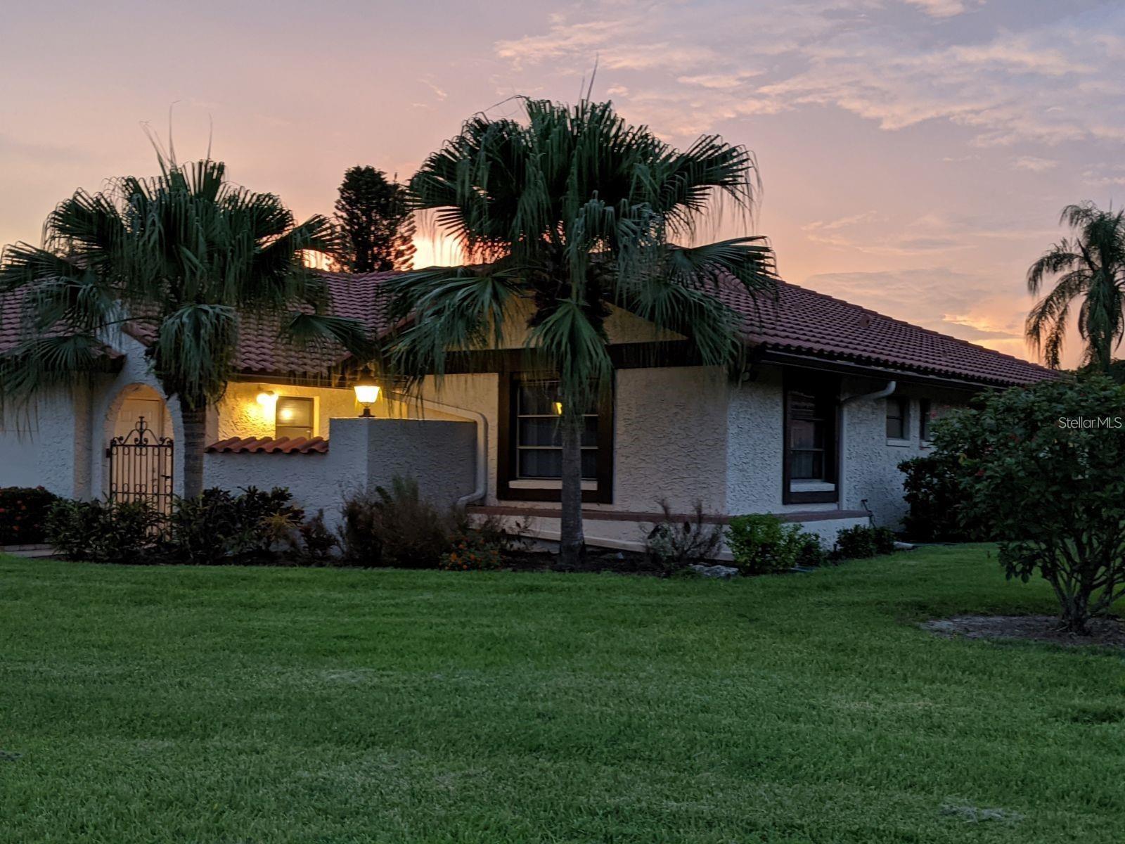 5581 GOLF POINTE DR — photo 3