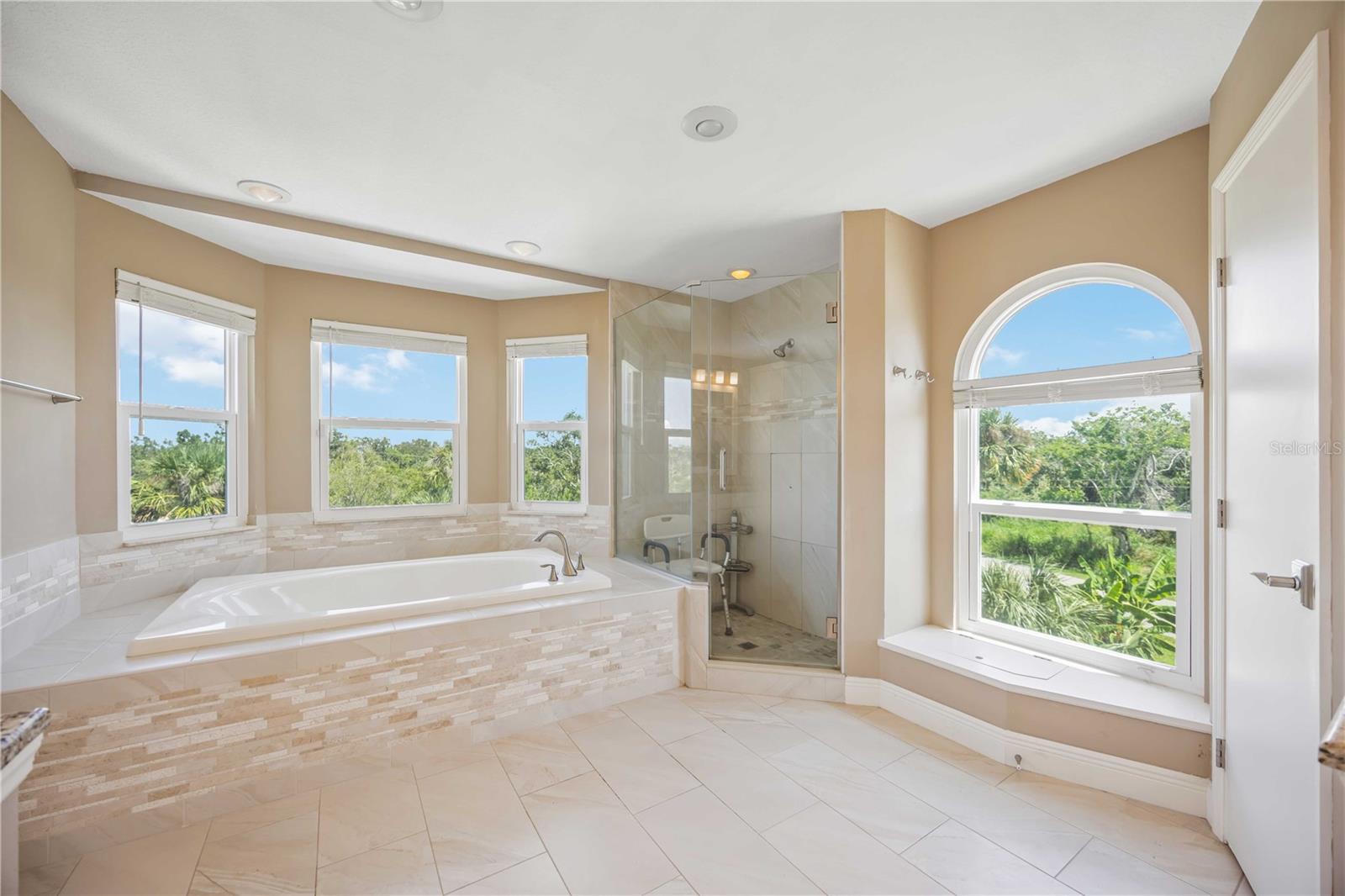 1470 BAYSHORE DR — photo 39