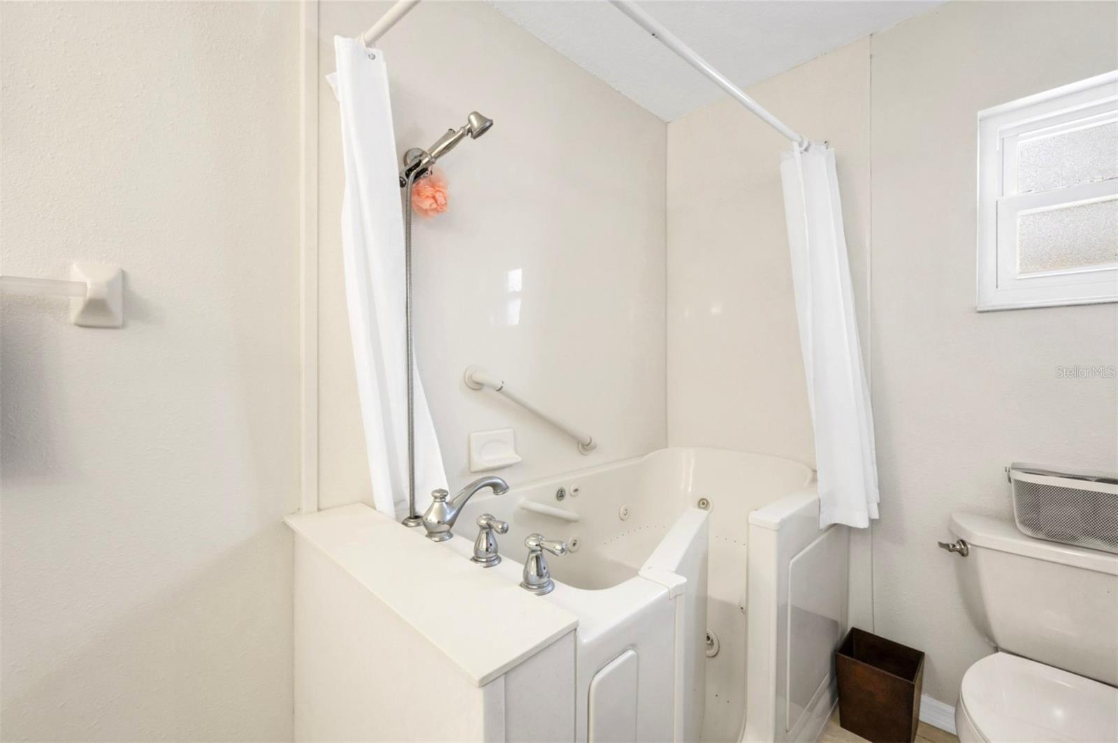 8162 TERRACE GARDEN DR N #204 — photo 28