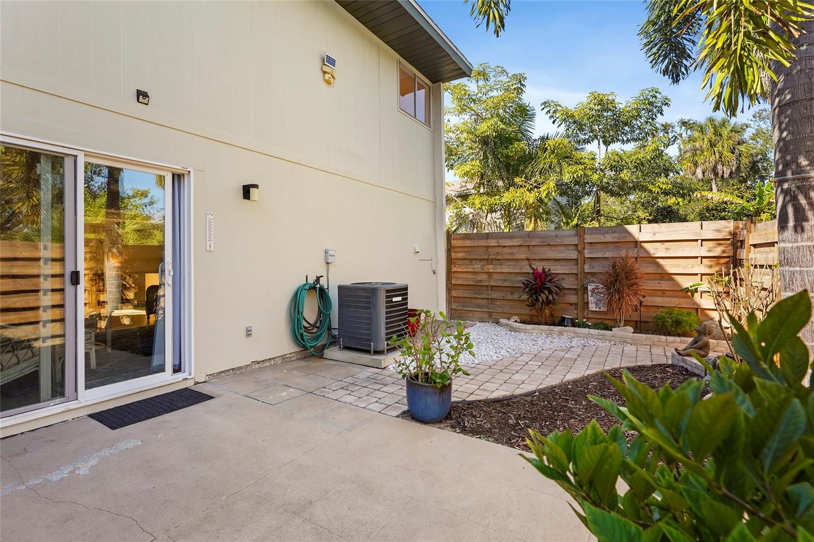 1143 LONGFELLOW RD — photo 15