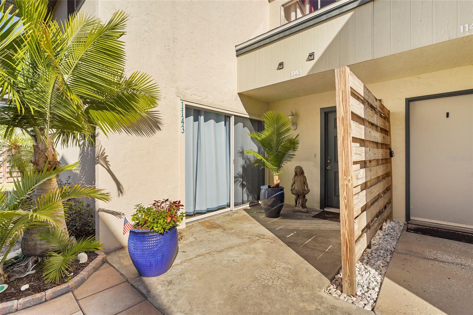 1143 LONGFELLOW RD — photo 3