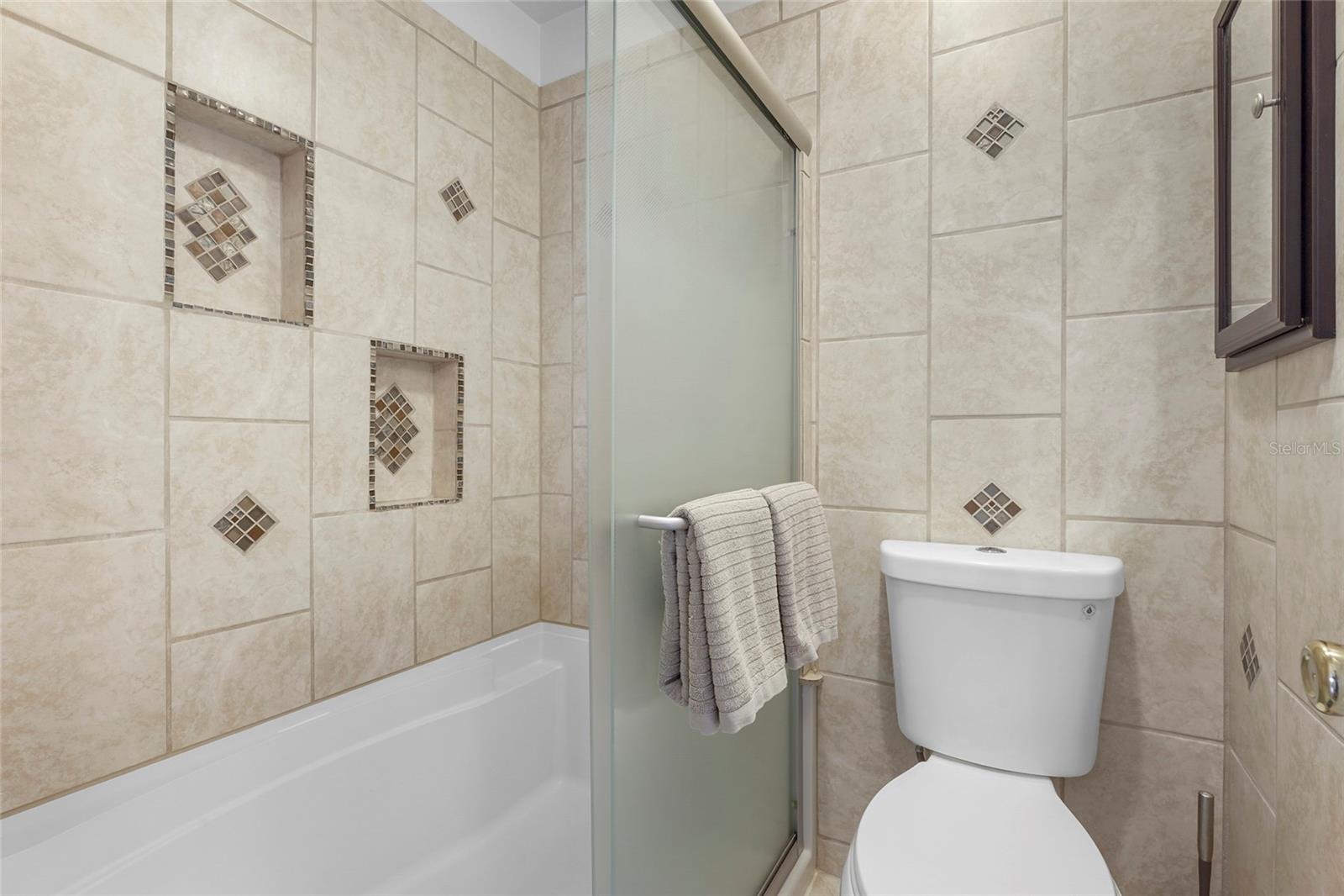 1143 LONGFELLOW RD — photo 35