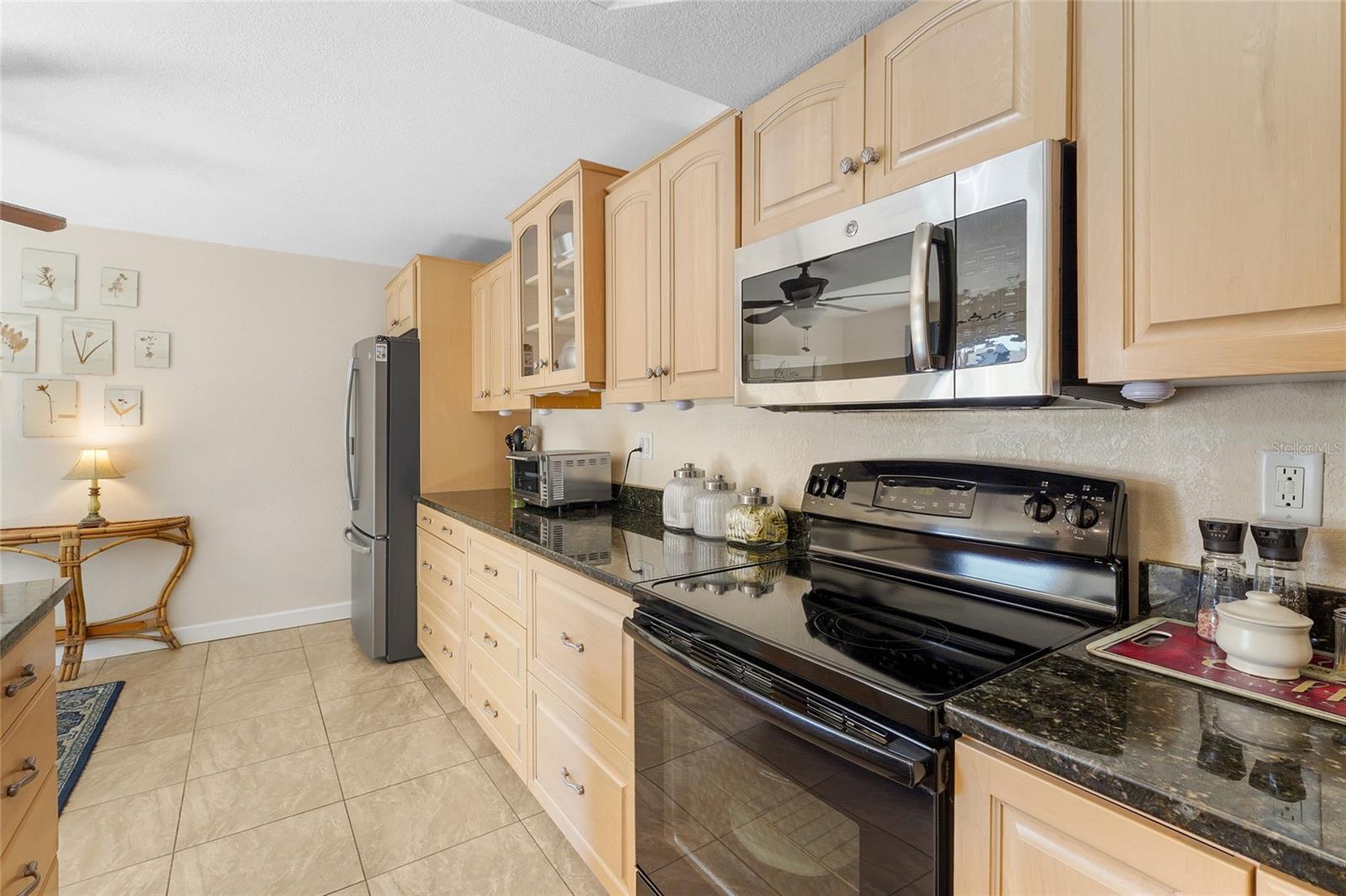 1143 LONGFELLOW RD — photo 26