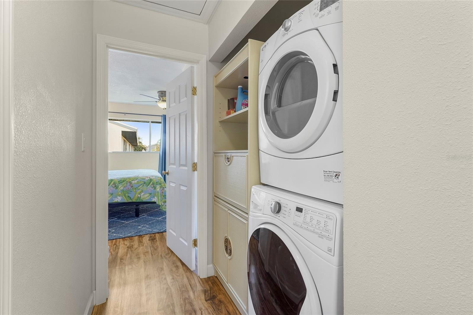 1143 LONGFELLOW RD — photo 39