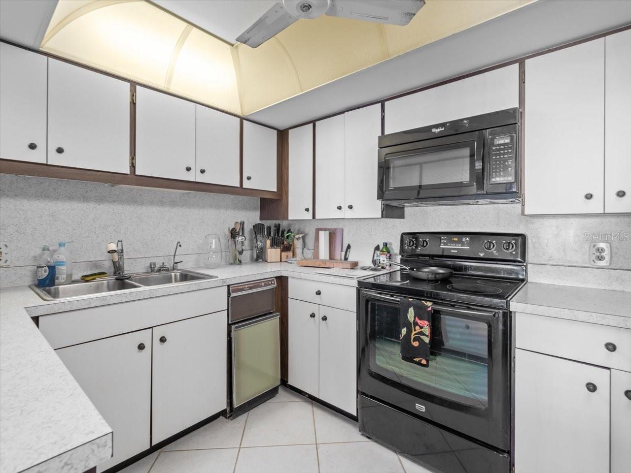 1400 GULF BLVD #806 — photo 36