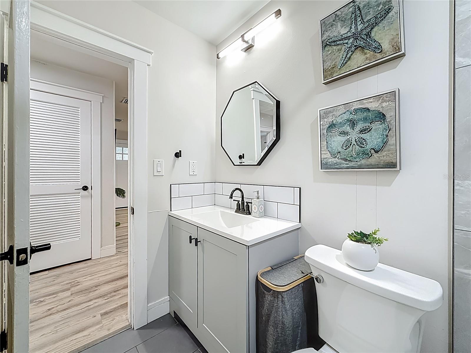 520 ROANOKE ST — photo 25