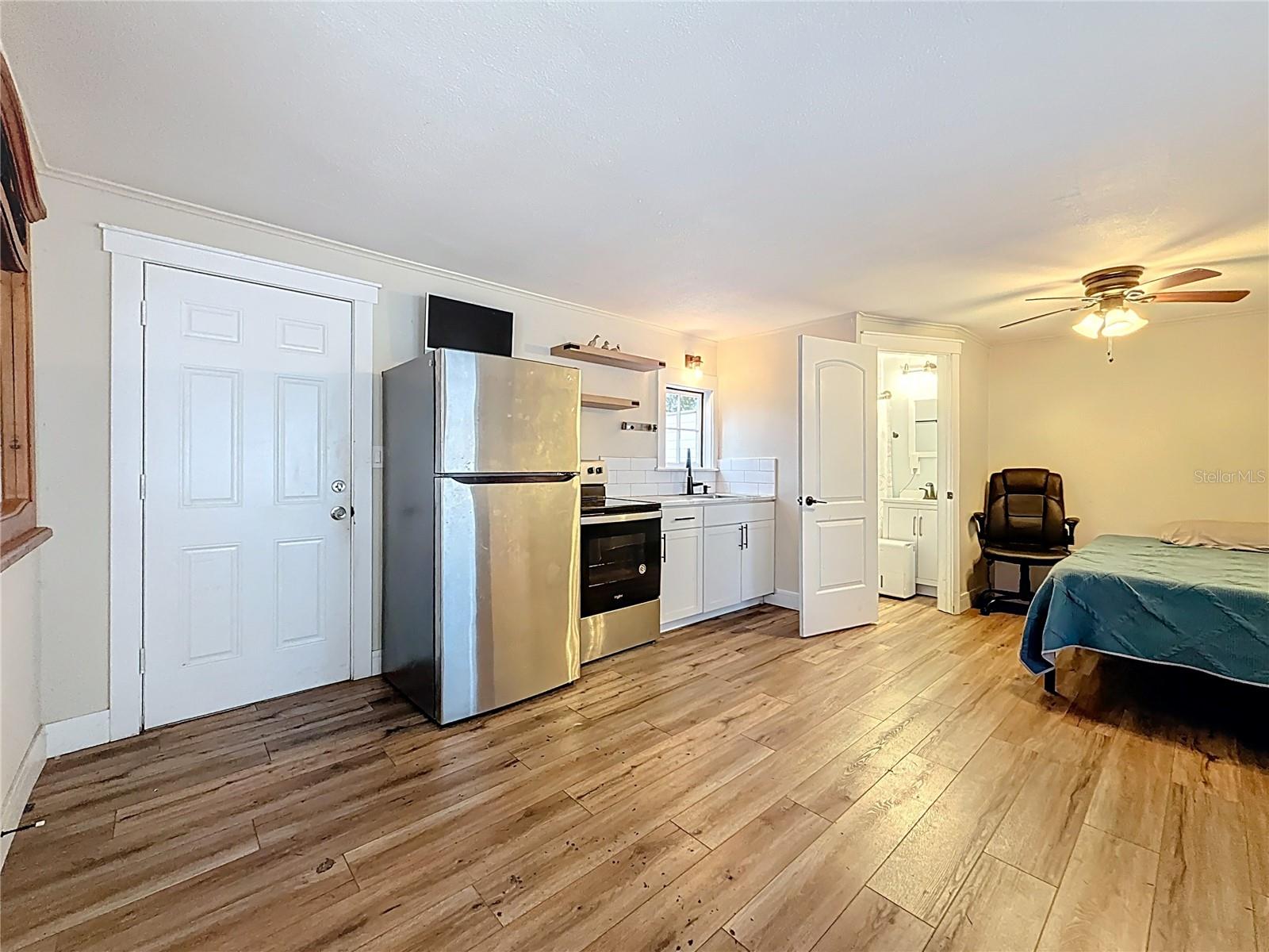 520 ROANOKE ST — photo 37