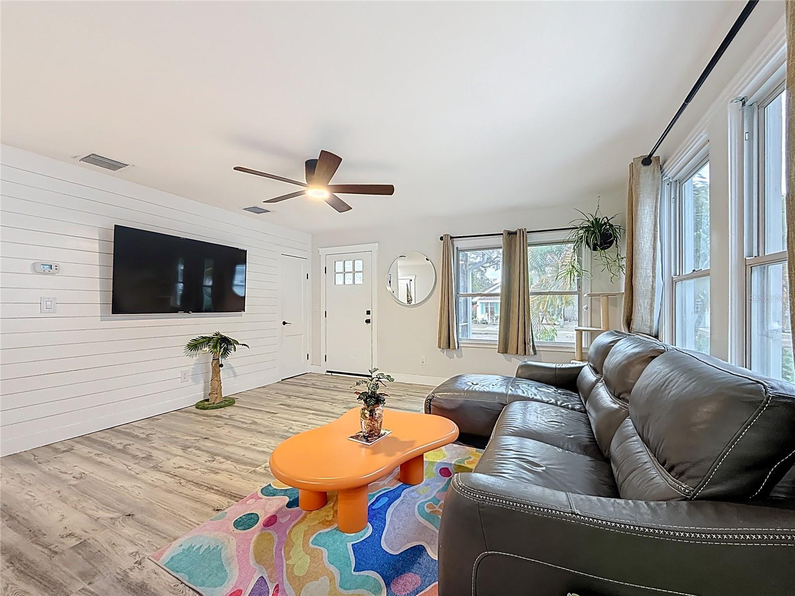 520 ROANOKE ST — photo 10