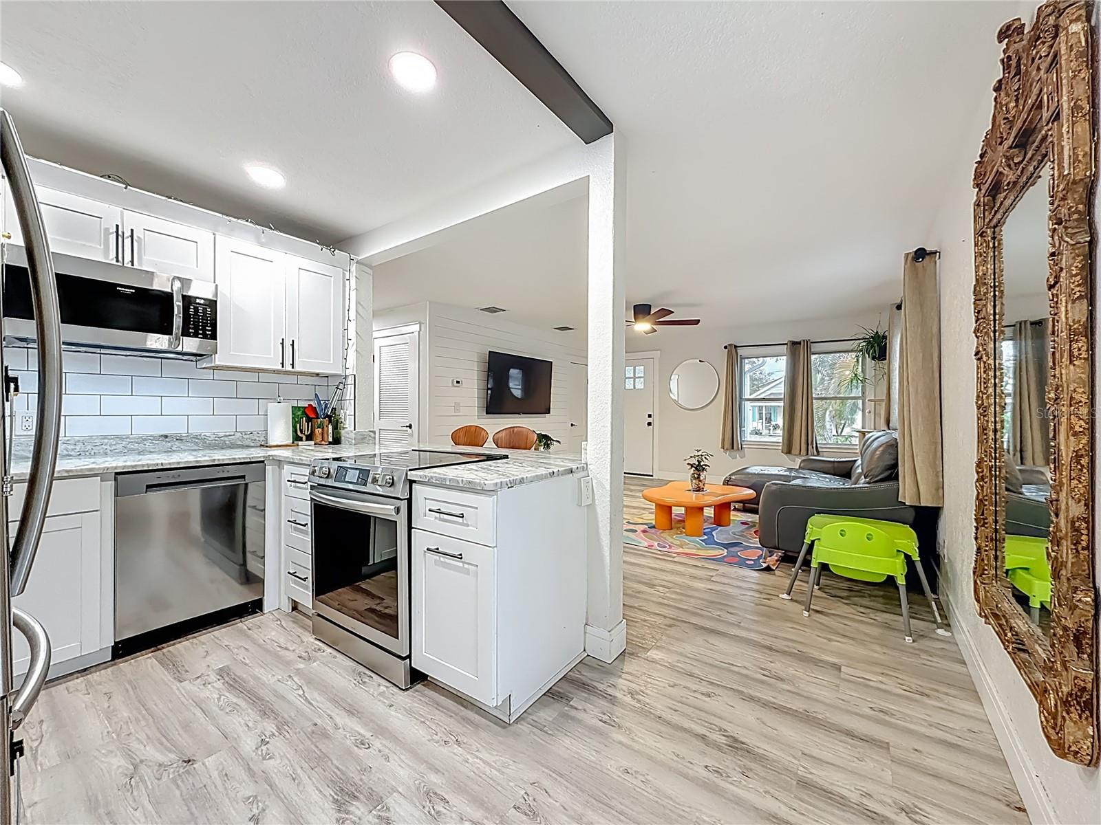 520 ROANOKE ST — photo 14