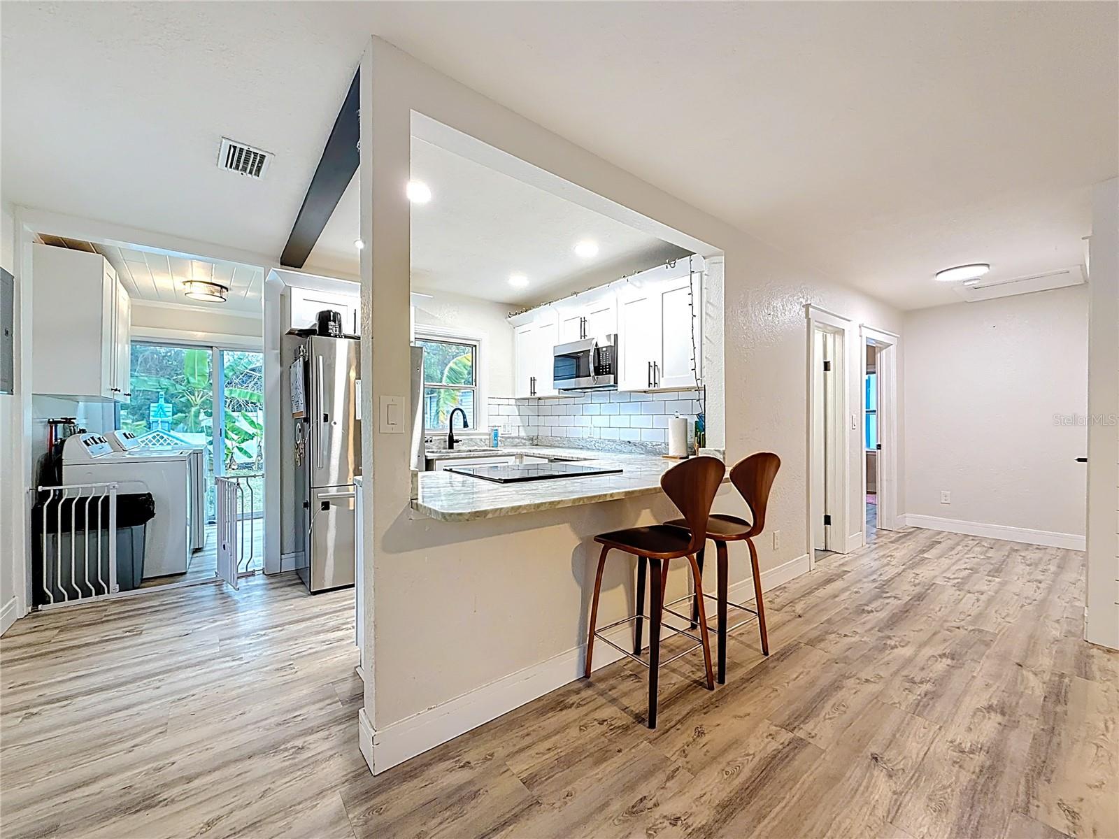 520 ROANOKE ST — photo 12