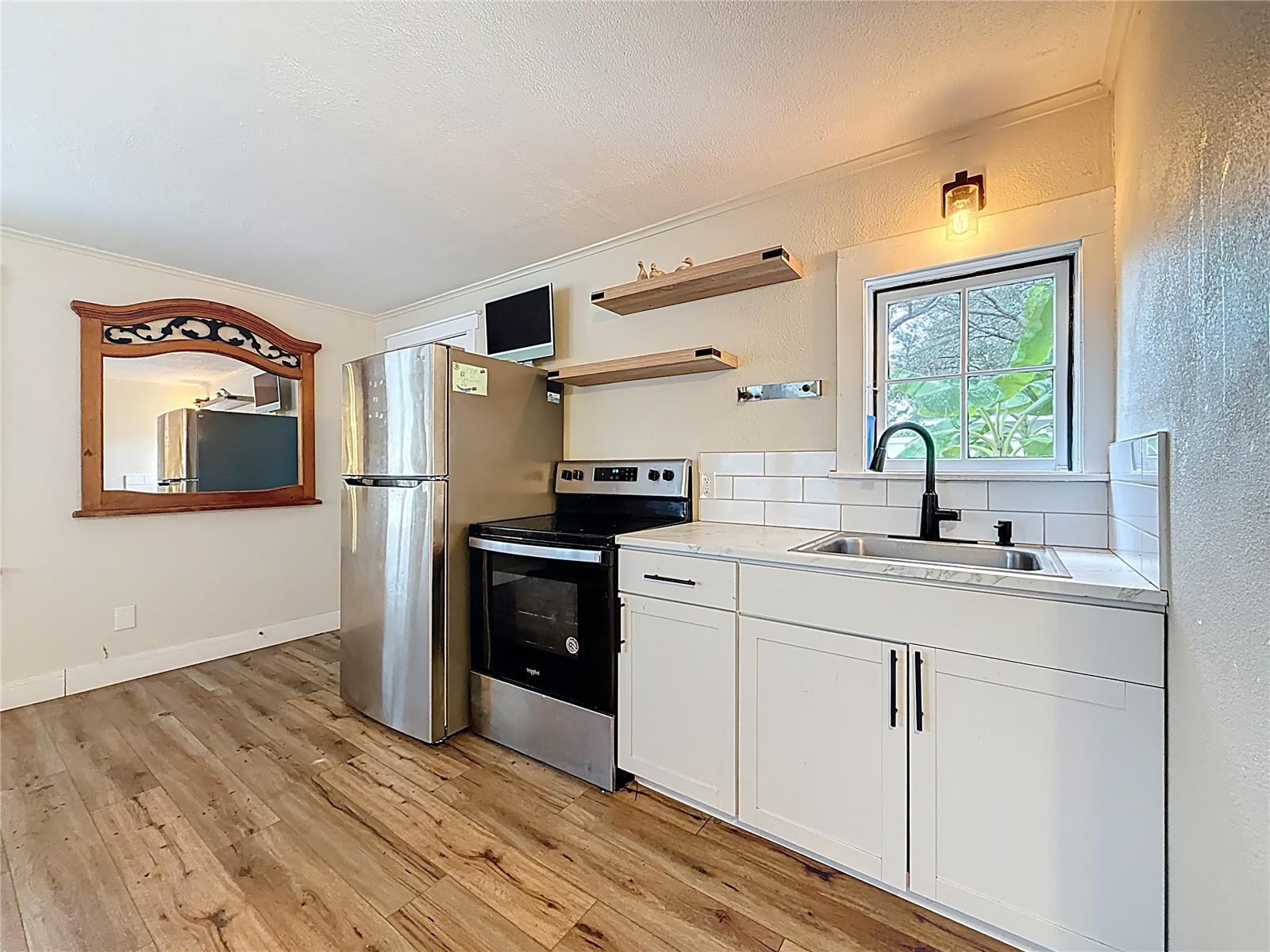 520 ROANOKE ST — photo 38