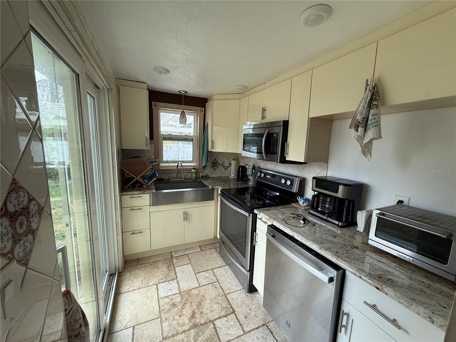 644 TANAGER RD — photo 6