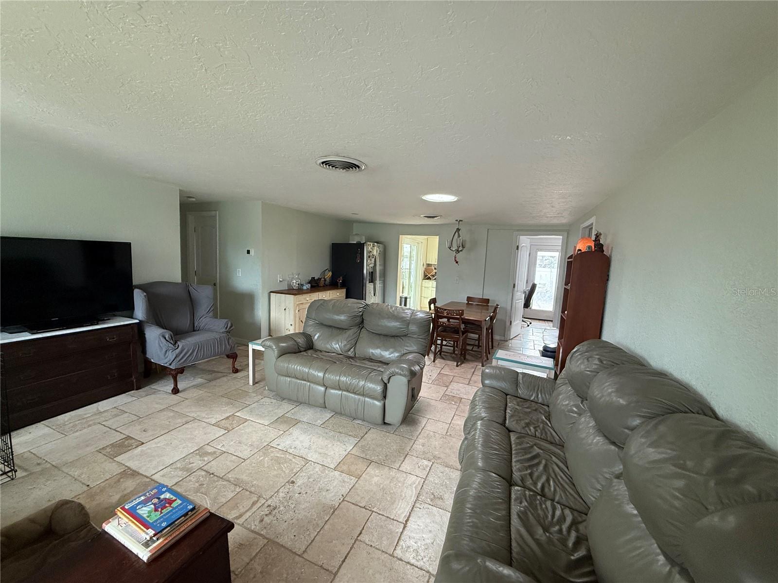 644 TANAGER RD — photo 3