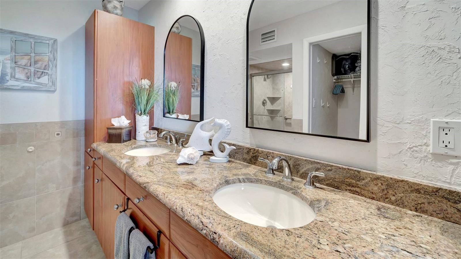1125 W PEPPERTREE DR #705 — photo 20