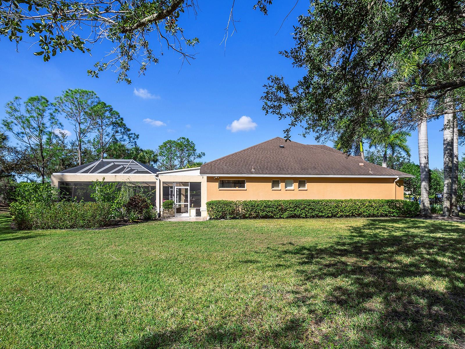 8318 PLANTERS KNOLL TER — photo 21