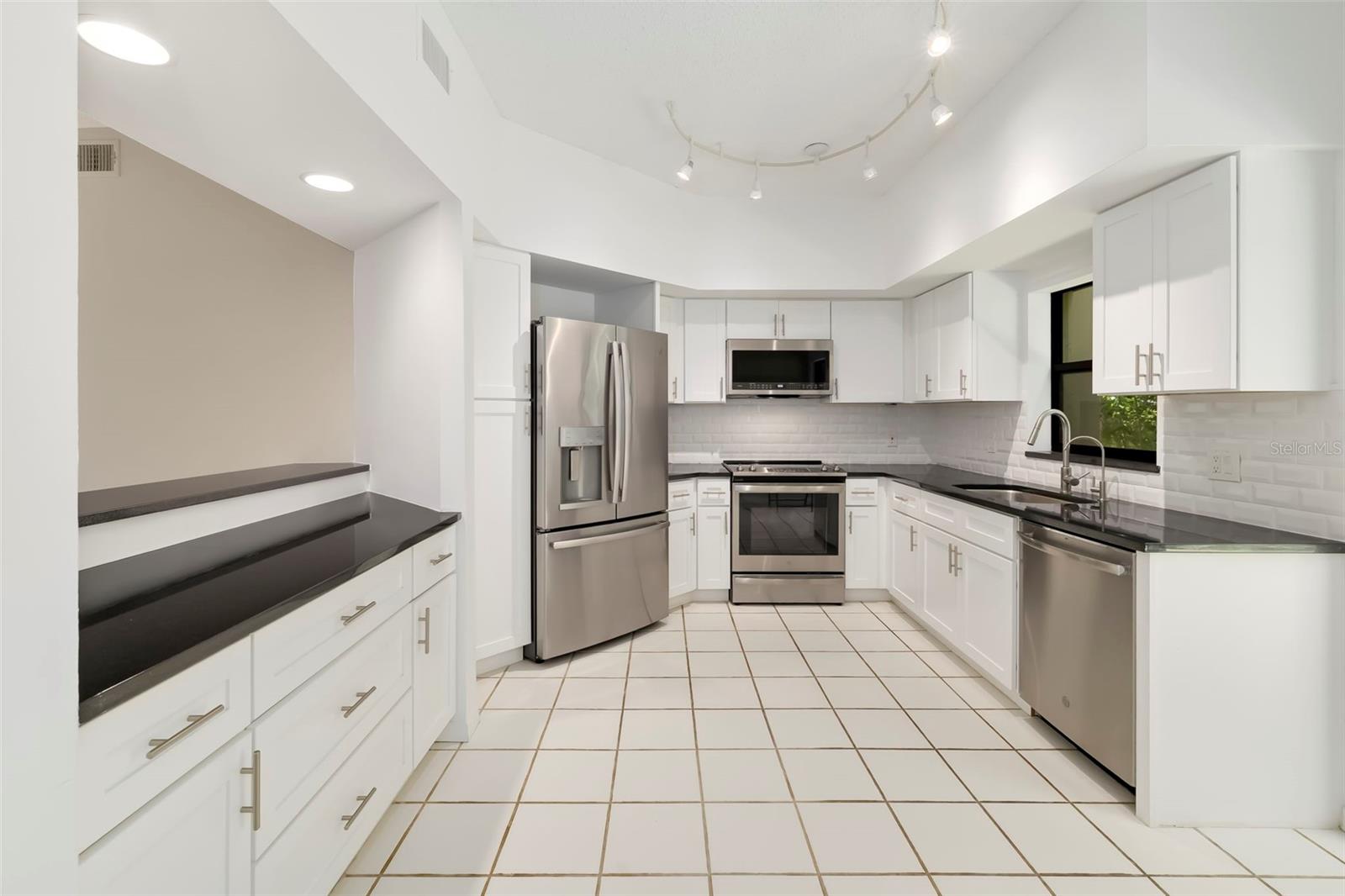 1678 STARLING DR #102 — photo 13