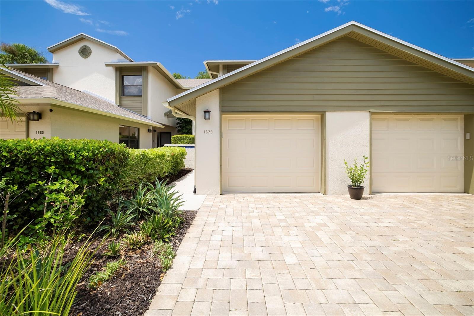 1678 STARLING DR #102 — photo 2