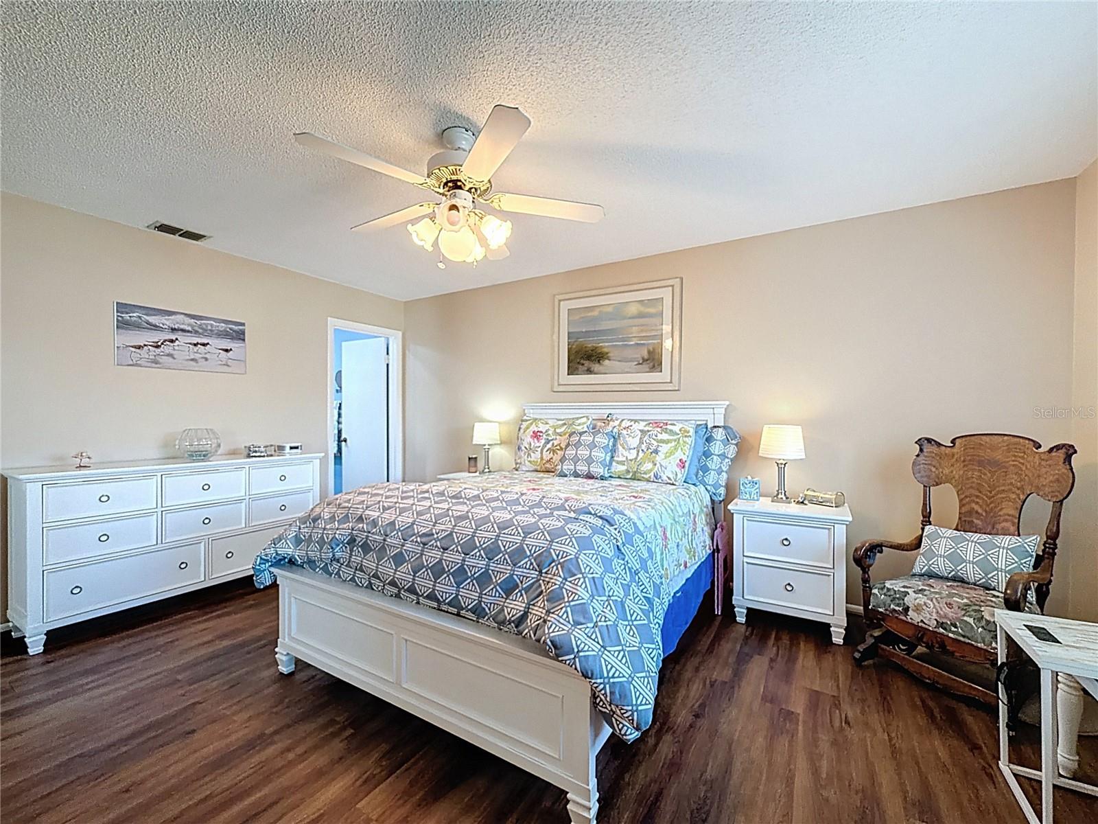 9961 EAGLES POINT CIR #4 — photo 16