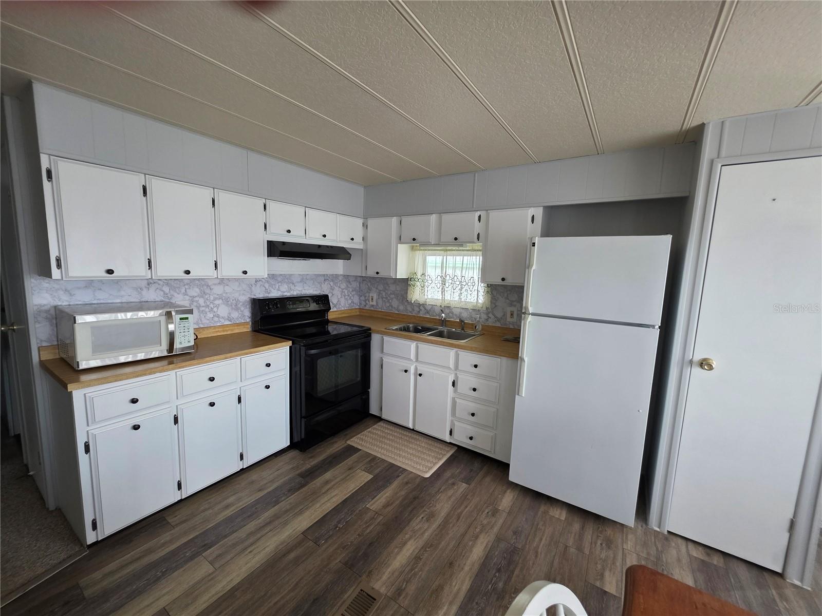 4603 NEWCOMB AVE — photo 5
