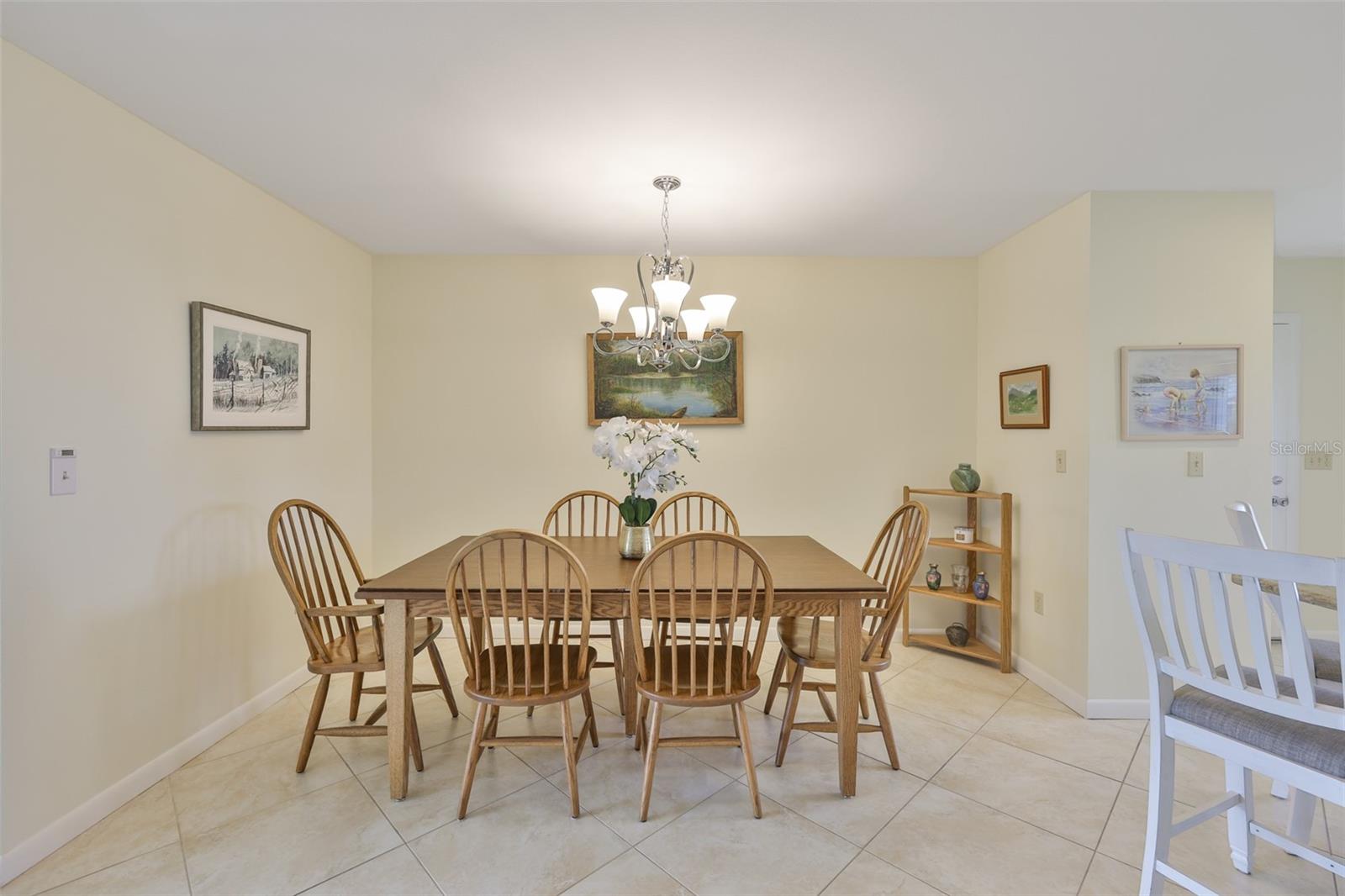 1520 DANBURY DR — photo 9
