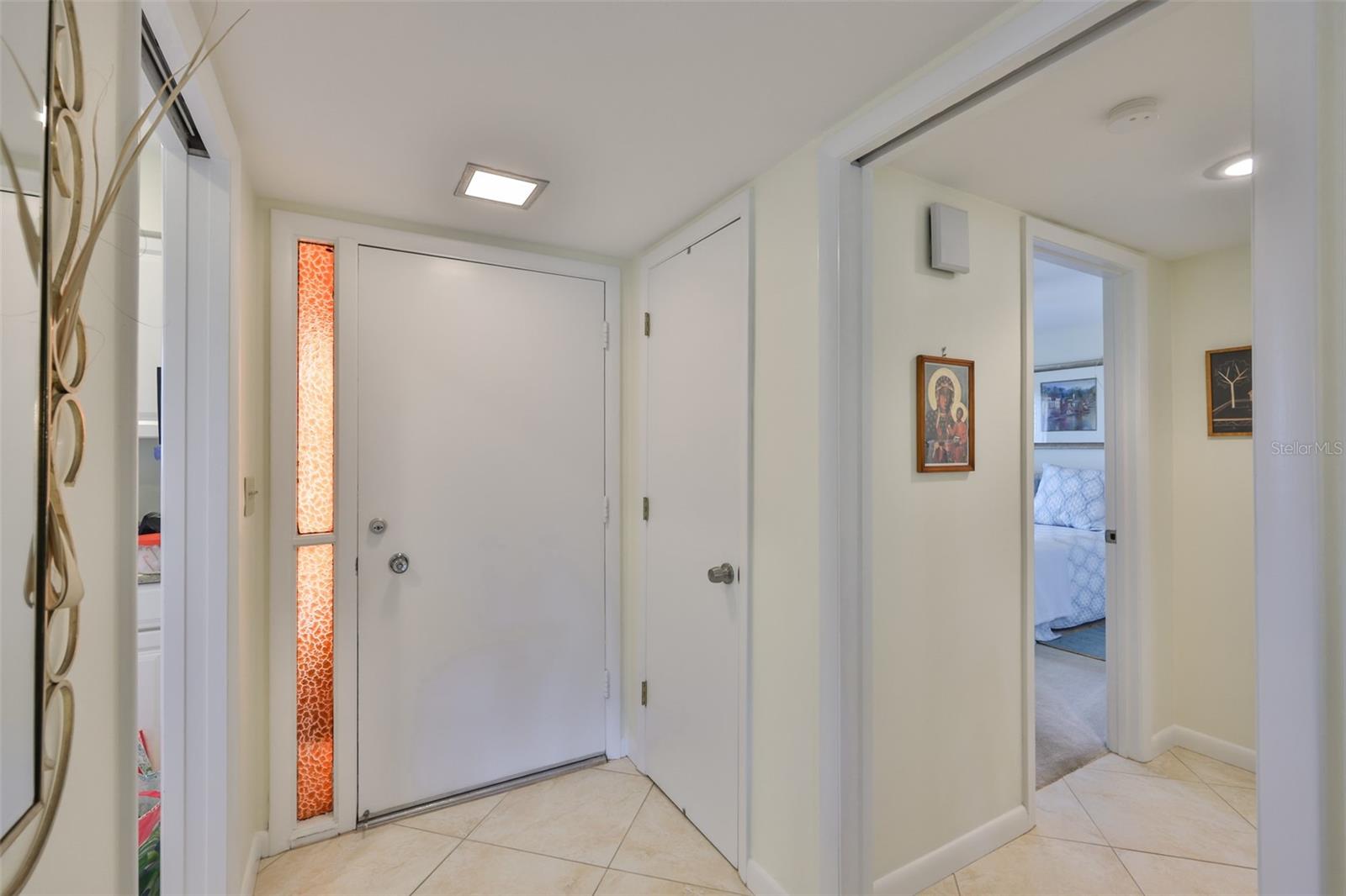 1520 DANBURY DR — photo 7