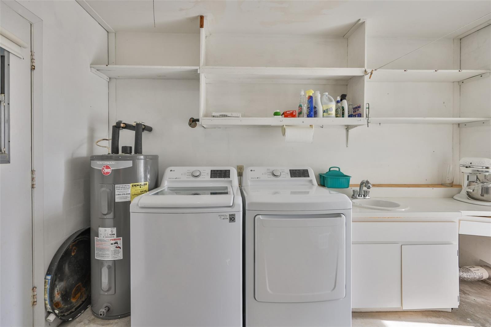 1520 DANBURY DR — photo 27