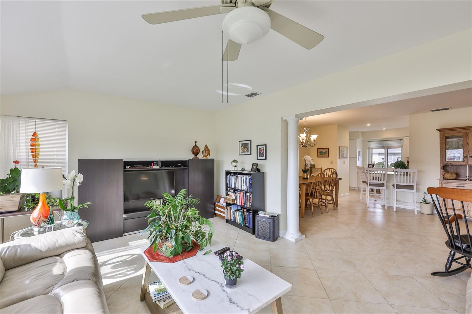 1520 DANBURY DR — photo 16
