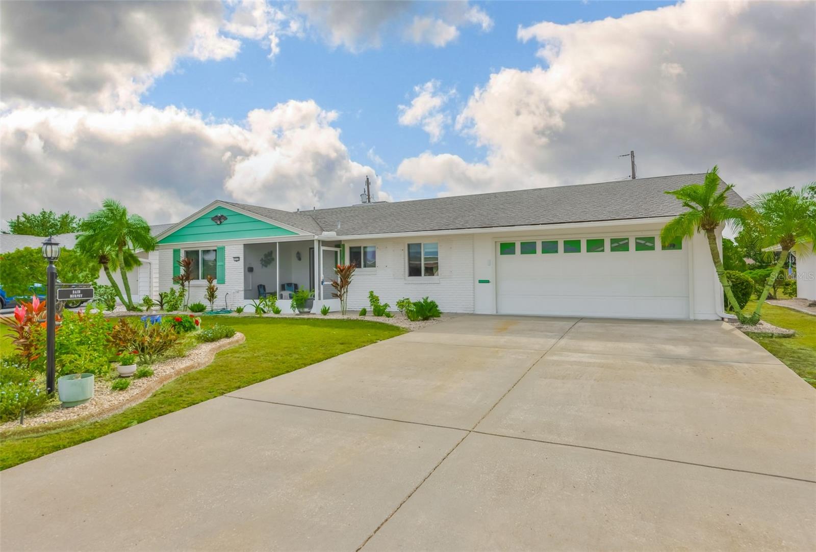 1520 DANBURY DR — photo 3