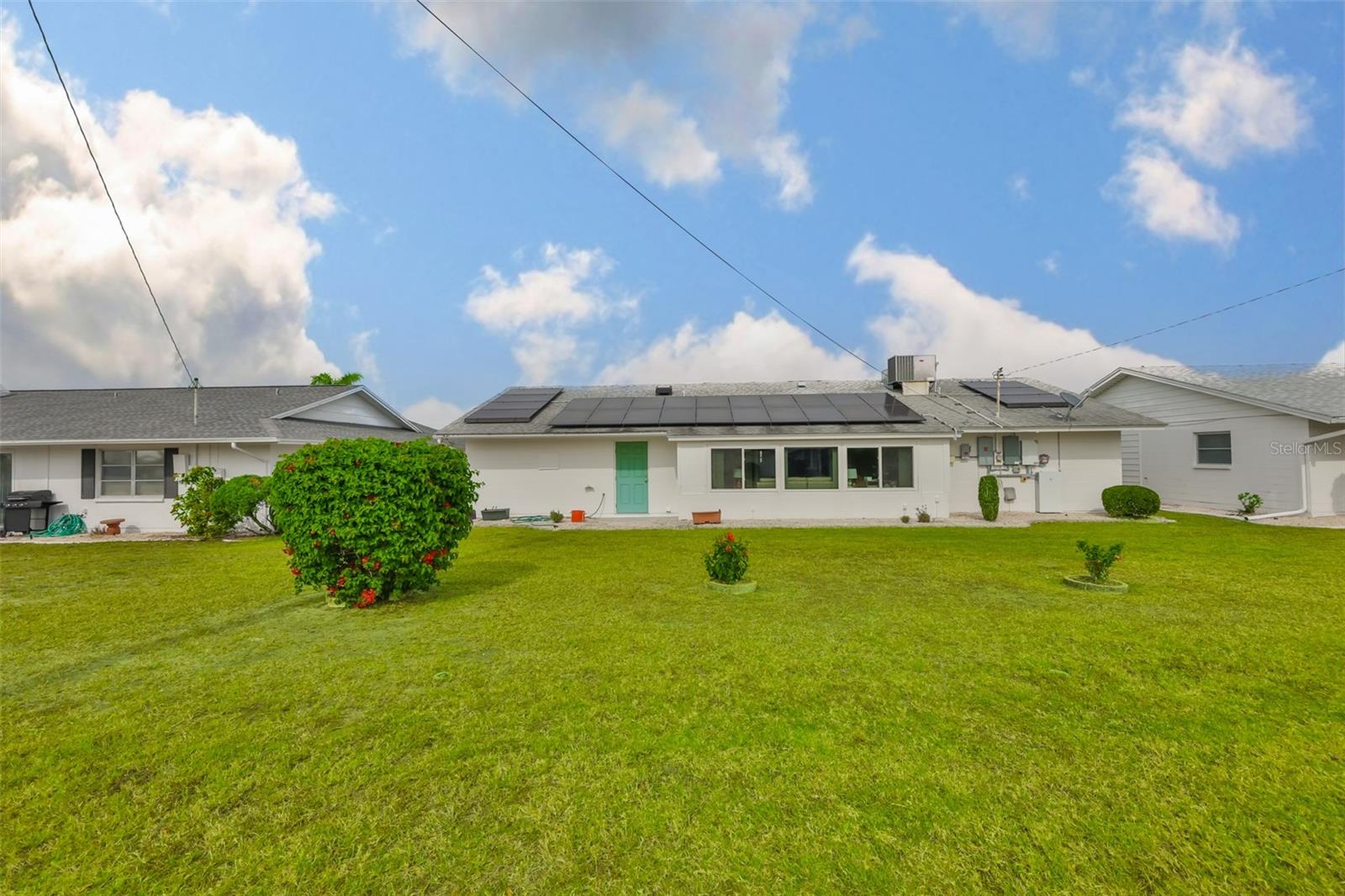 1520 DANBURY DR — photo 31