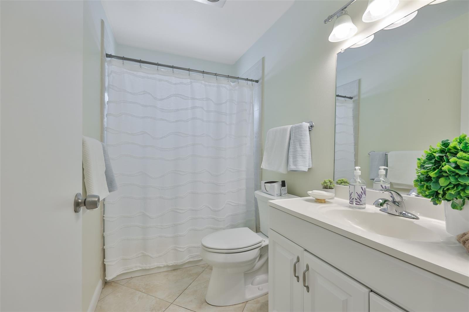 1520 DANBURY DR — photo 26