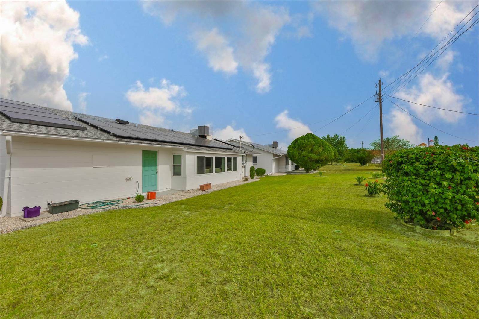 1520 DANBURY DR — photo 30