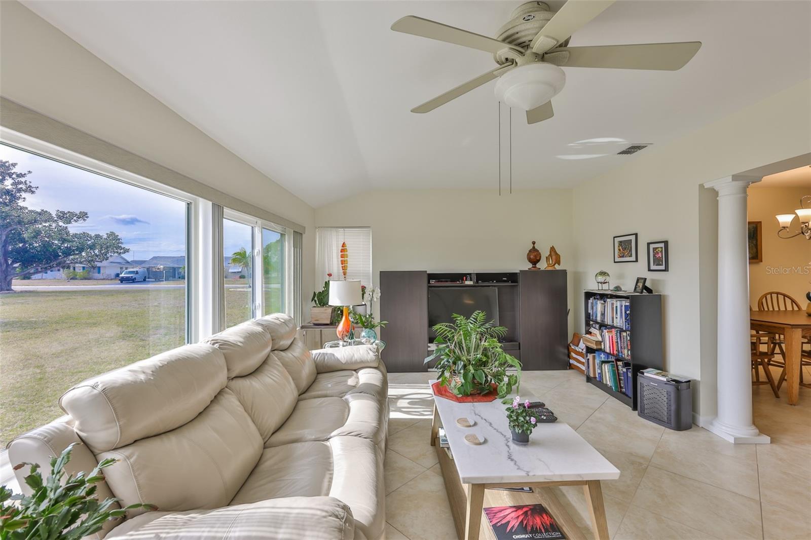 1520 DANBURY DR — photo 18
