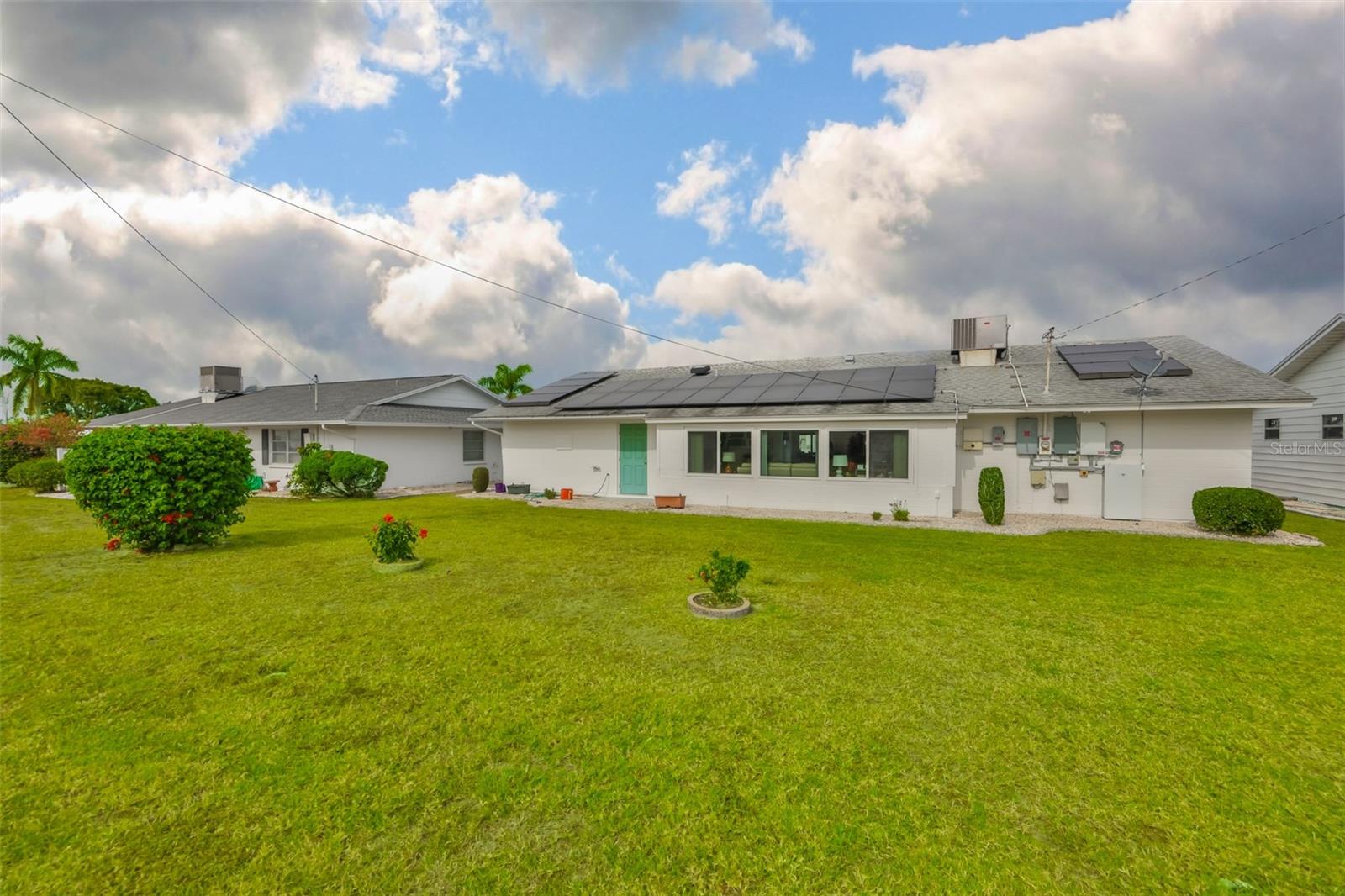 1520 DANBURY DR — photo 32