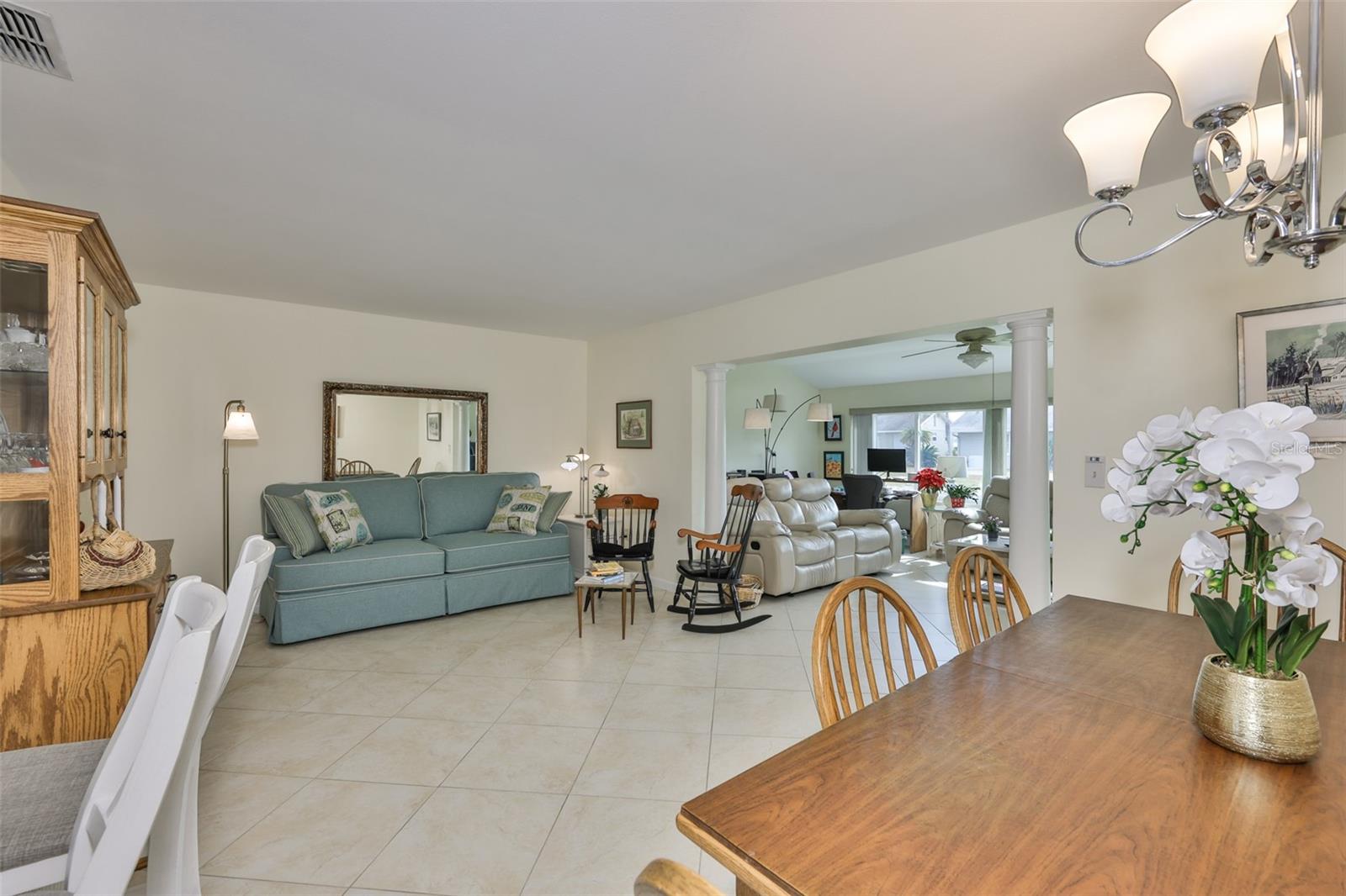 1520 DANBURY DR — photo 6