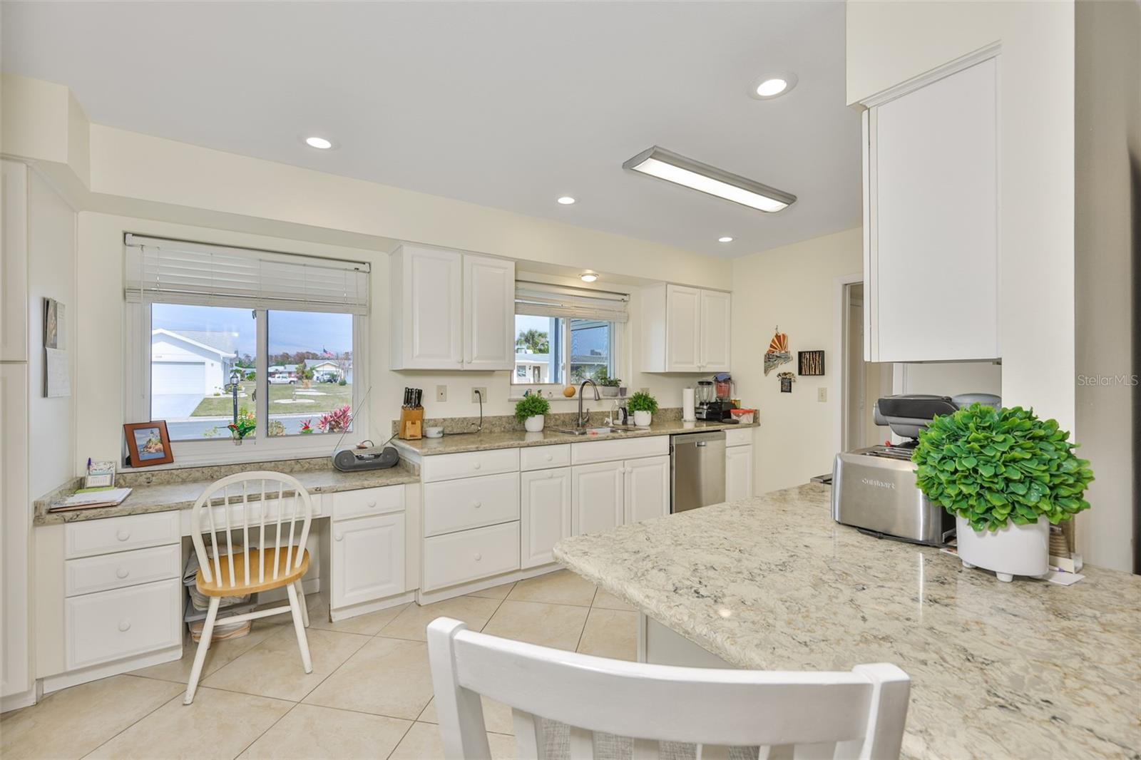 1520 DANBURY DR — photo 12