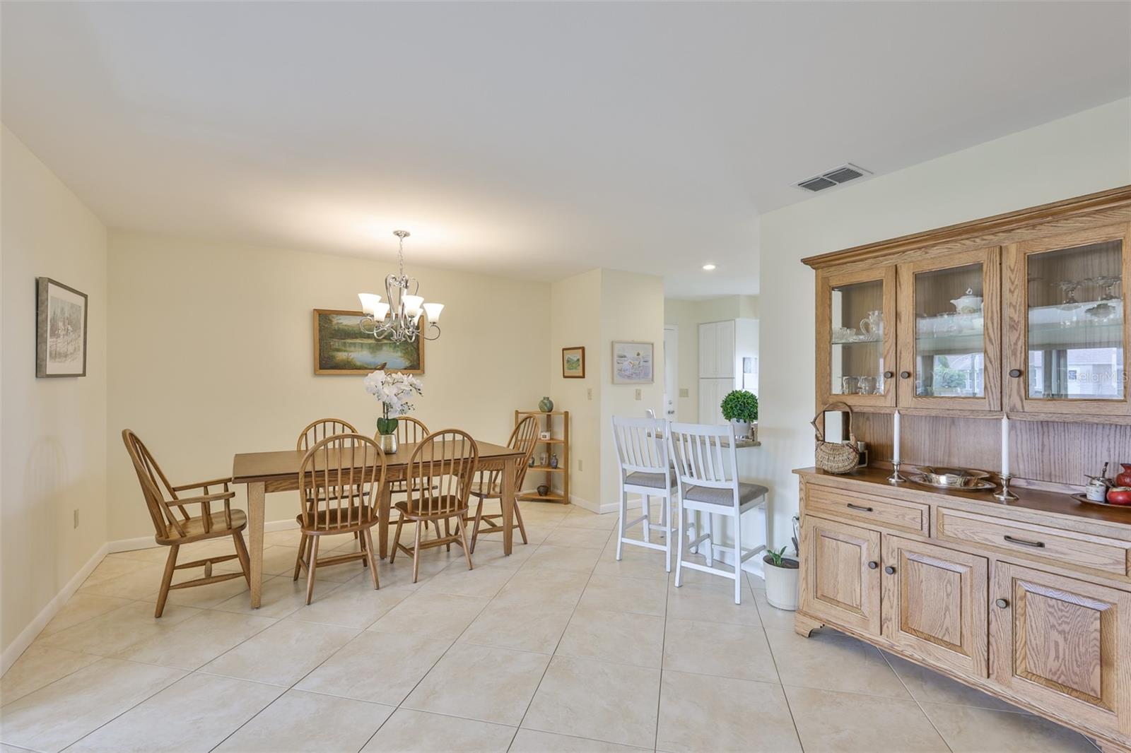 1520 DANBURY DR — photo 10