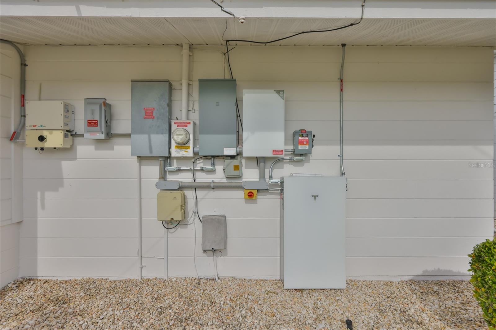 1520 DANBURY DR — photo 28