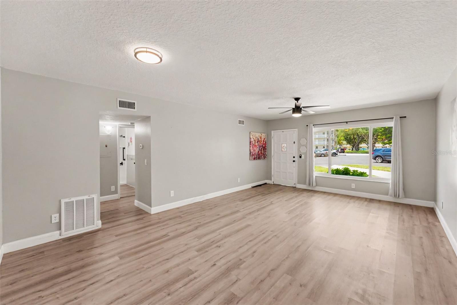 2262 SWEDISH DR #14 — photo 3