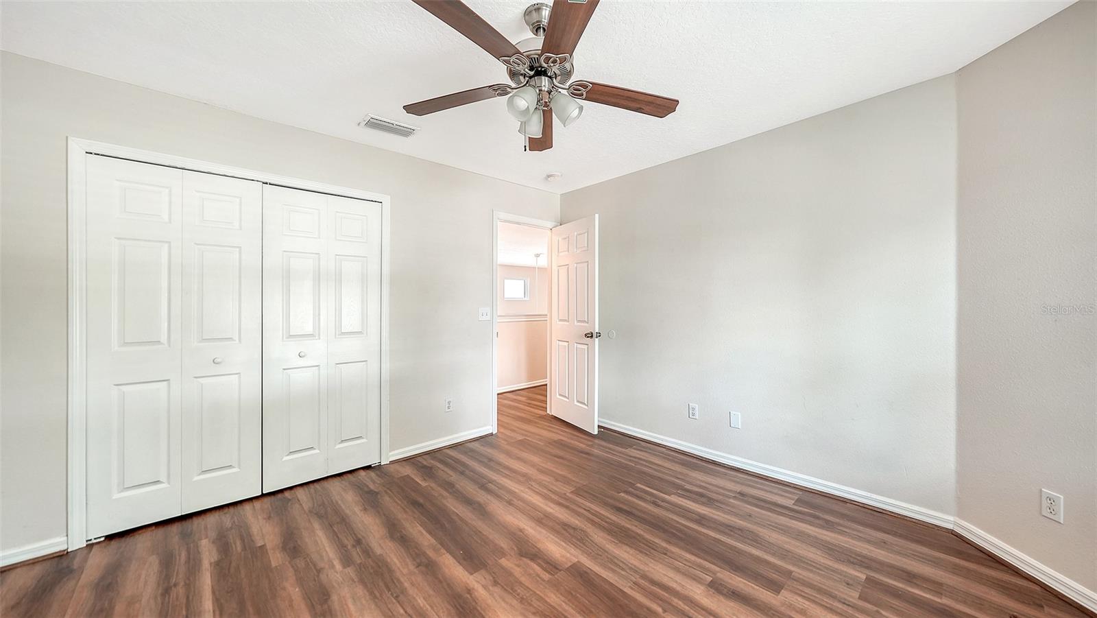 208 36TH ST NE — photo 32