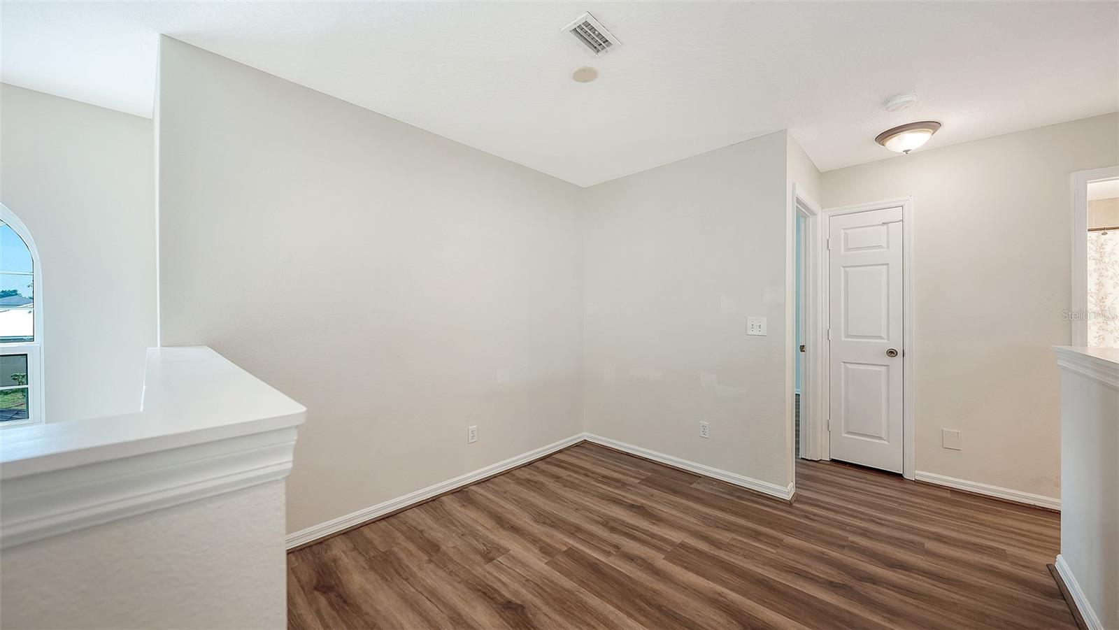 208 36TH ST NE — photo 30