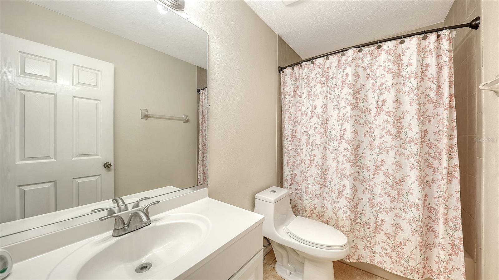 208 36TH ST NE — photo 33