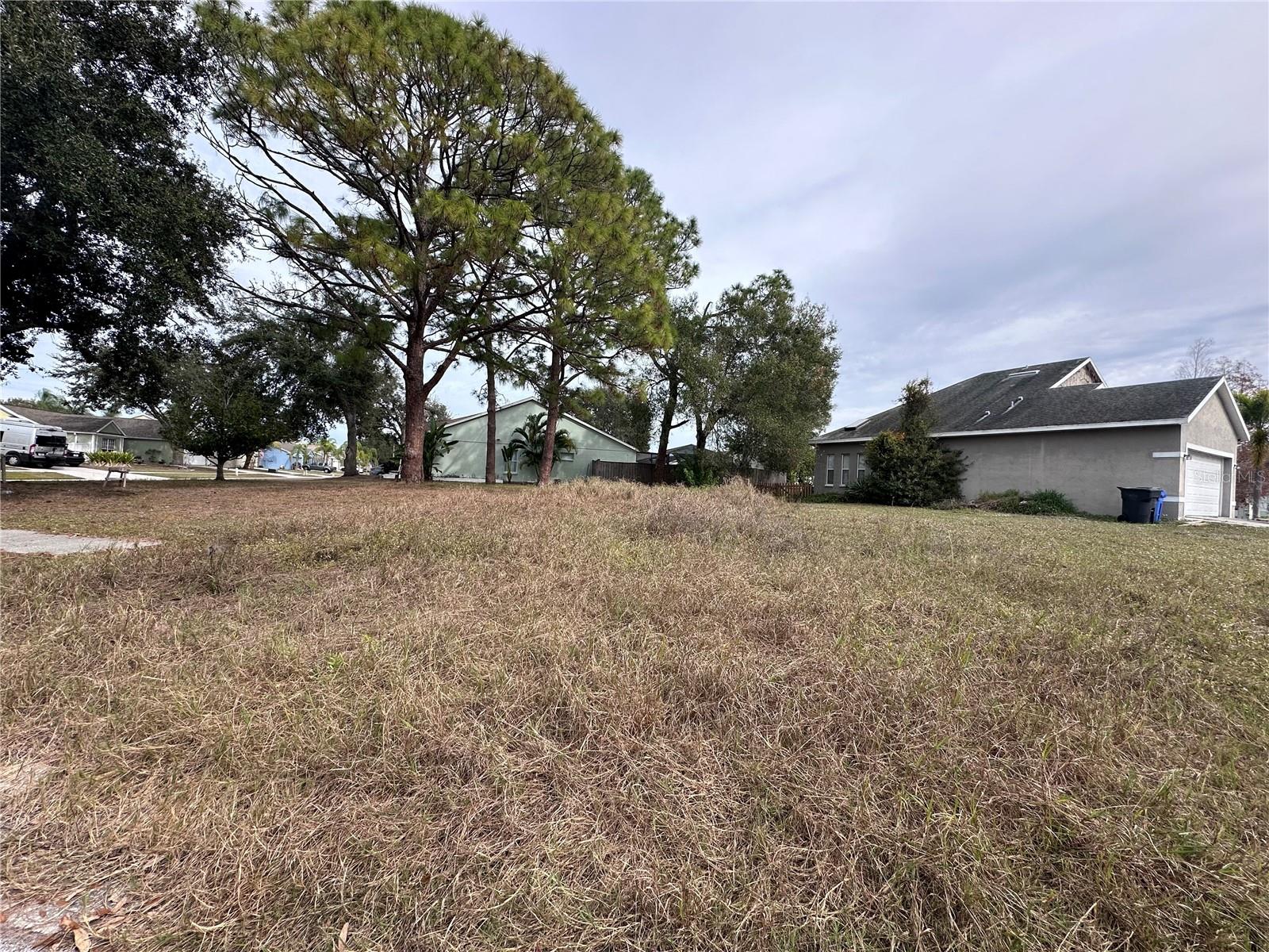 236 LOOKOUT DR — photo 2