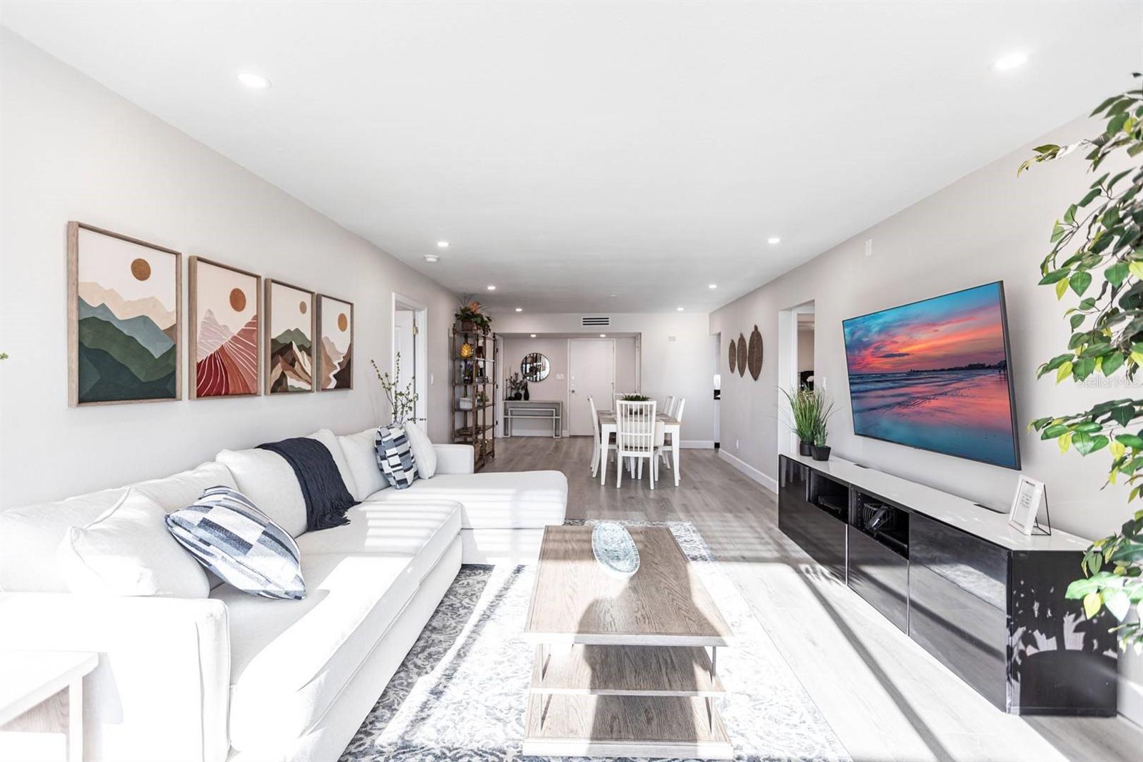 1125 W PEPPERTREE DR #402 — photo 3